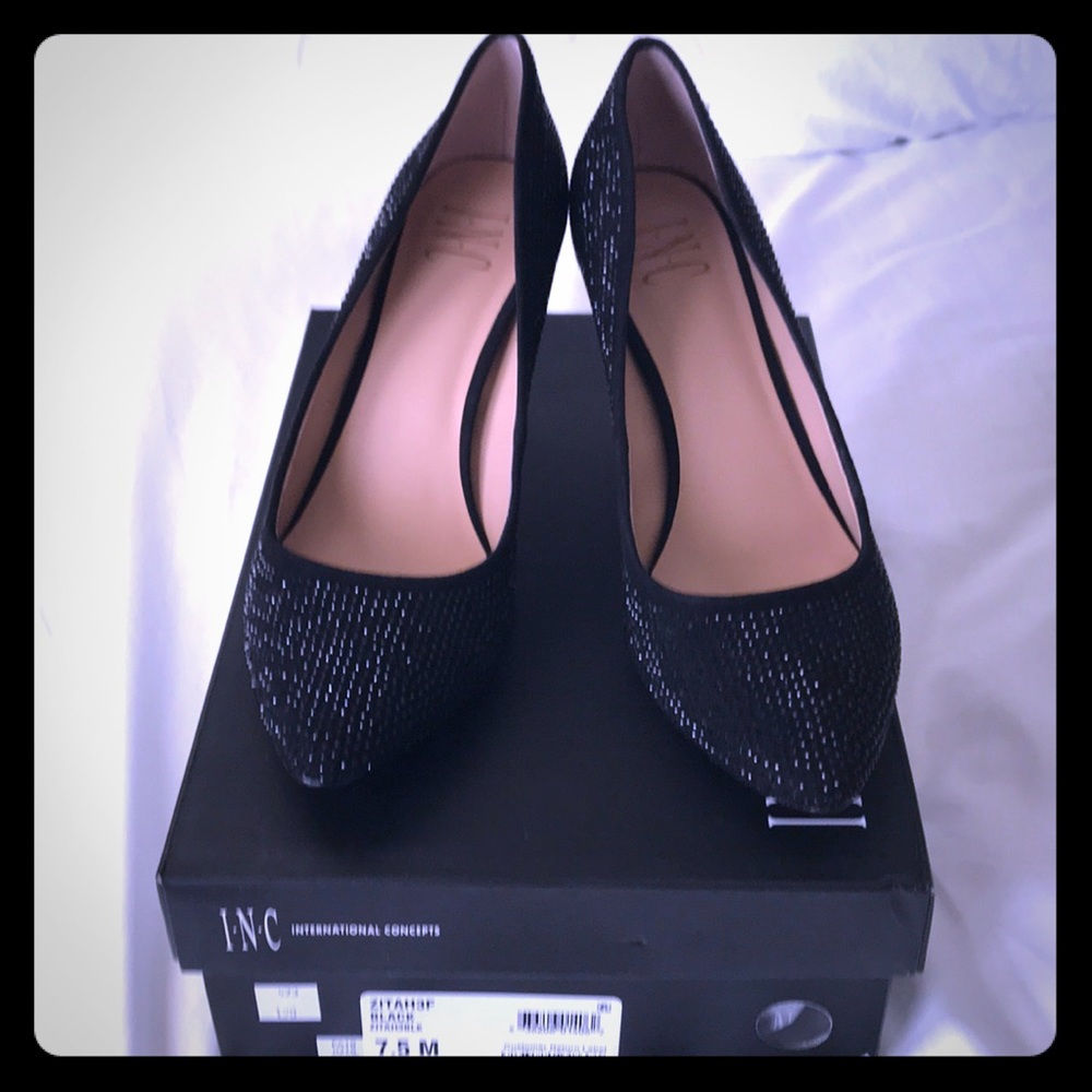 Perfect Sparkle Black Pumps